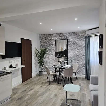 Promenade I - Modern 2br With Balcony