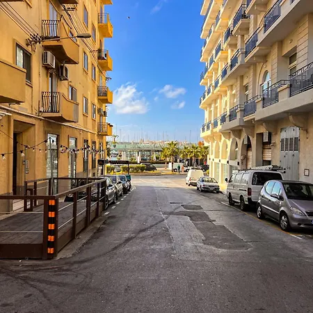 Promenade I - 1min To Seafront Apartment Sliema