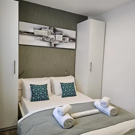 Promenade I - 1min To Seafront Apartment