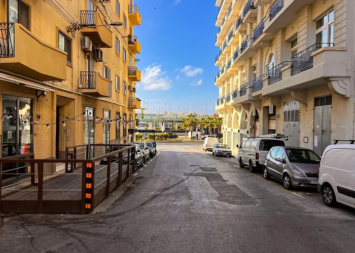 Sliema Promenade Suites I - 1min to Seafront Apartamento Sliema